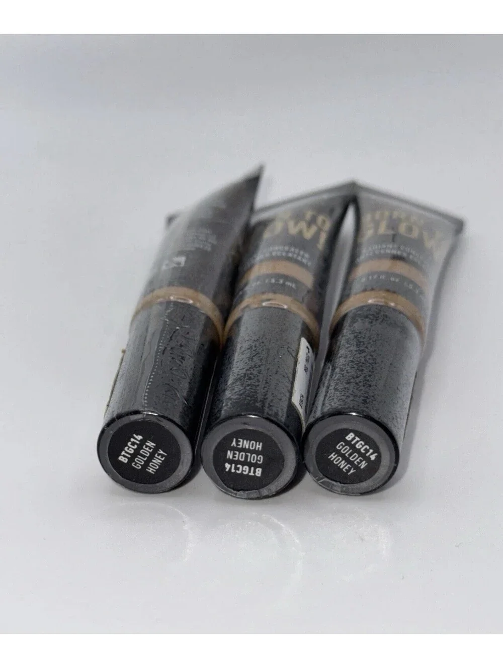 3 NYX Born To Glow Radiant Concealer Golden Honey